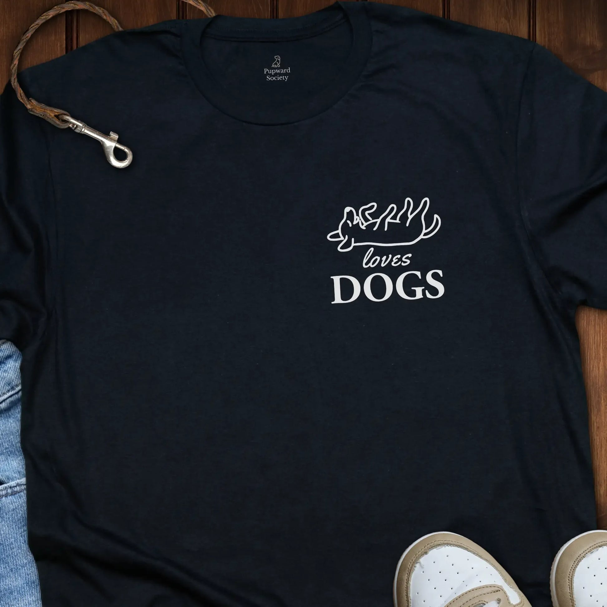 Loves Dogs Pocket Design T-Shirt